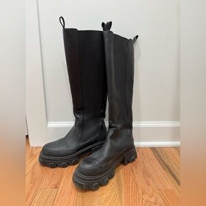 Black Women's Knee-High Chunky Sole Boots